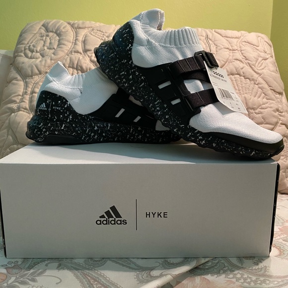 MEN’s Adidas HYKE ULTRABOOST size 9.5 - Picture 5 of 13